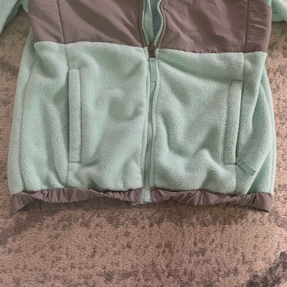 The North Face Jacket Girls XL - Picture 5 of 5